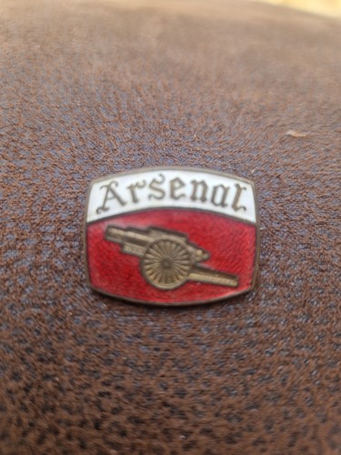 Arsenal football pin - football,