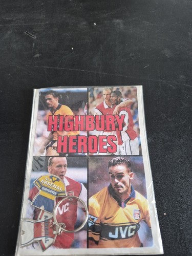 Arsenal pin badge - badge, key